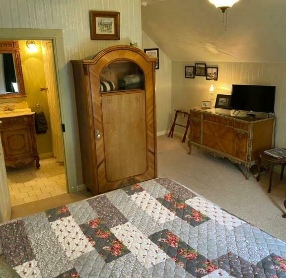 Номер Deluxe, B Street House Inn