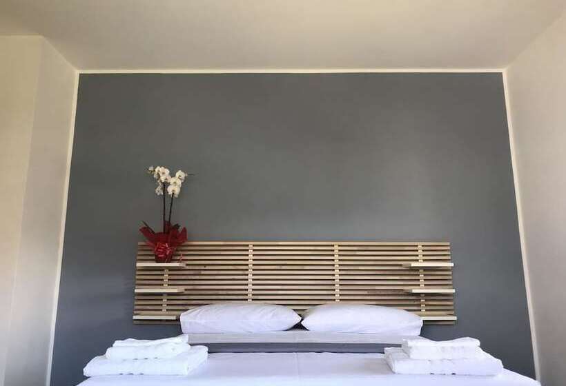 חדר סטנדרט, Chiara’s Home