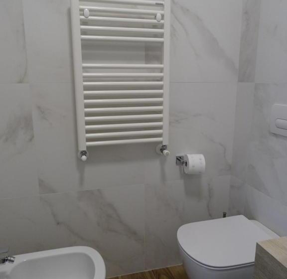 اتاق لوکس, Meeting