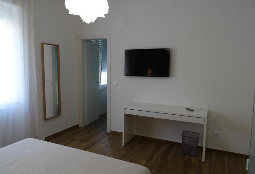 اتاق لوکس, Meeting