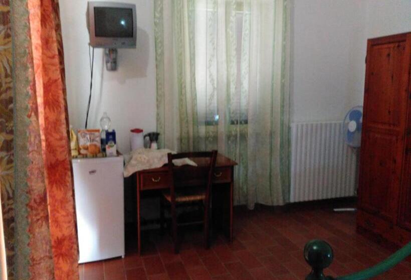 キングサイズベッドのスタンダードルーム, Agriturismo Uliveto Gretacci