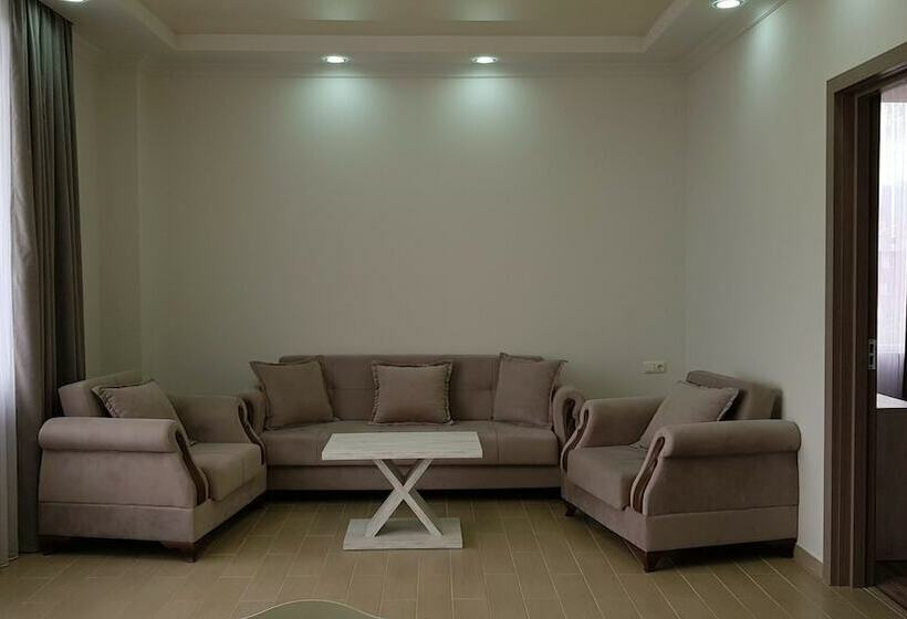 آپارتمان 1 خوابه, Nakashidzes Apartments