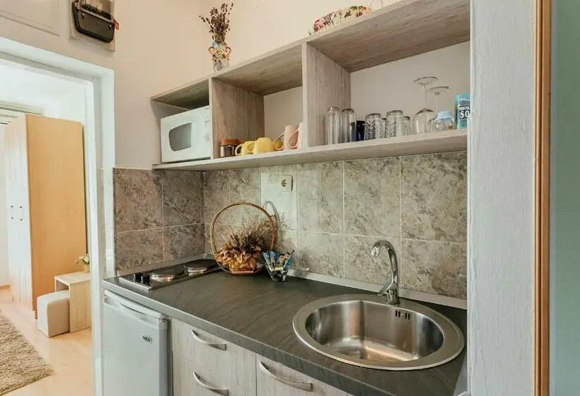 سوییت خانوادگی, Apartmani Vico