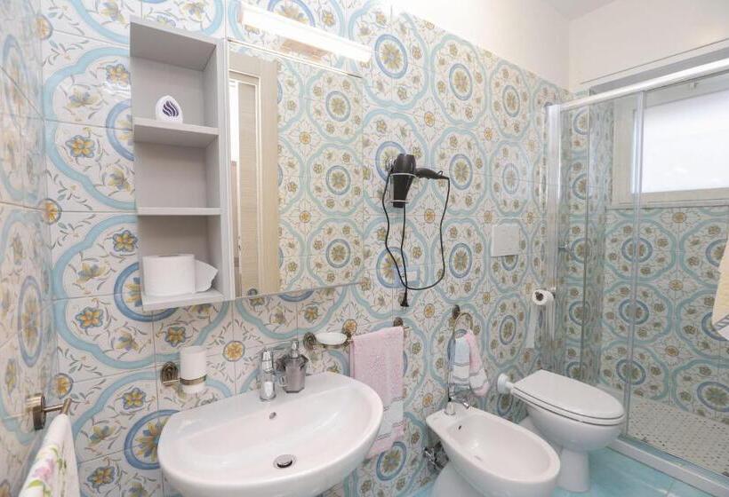 Standard room with outdoor bath, La Dea Bendata