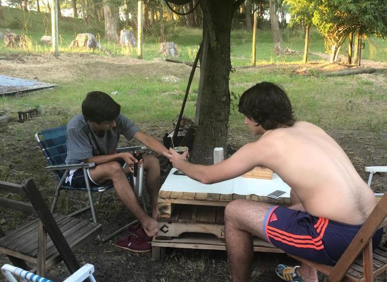 غرفة قياسية رباعية, Un Lugar Para Compartir