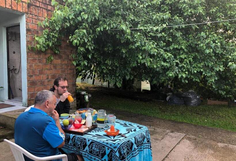 غرفة قياسية رباعية, Un Lugar Para Compartir