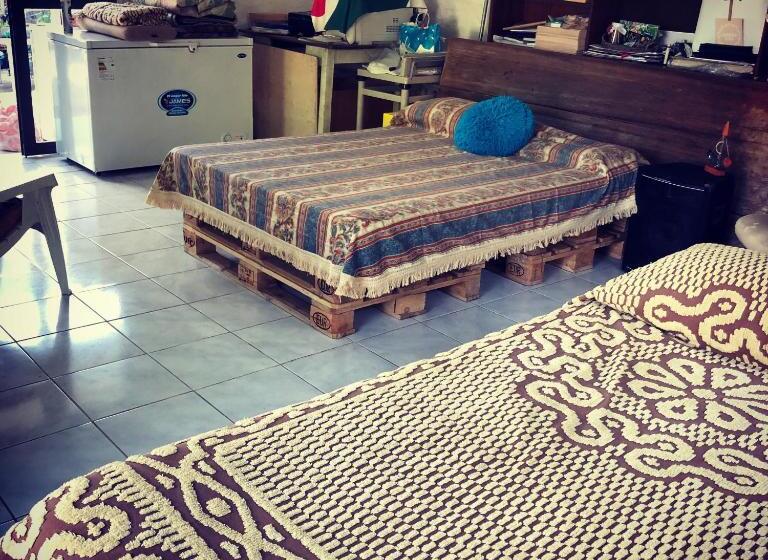 اتاق استاندارد چهار تخته, Un Lugar Para Compartir