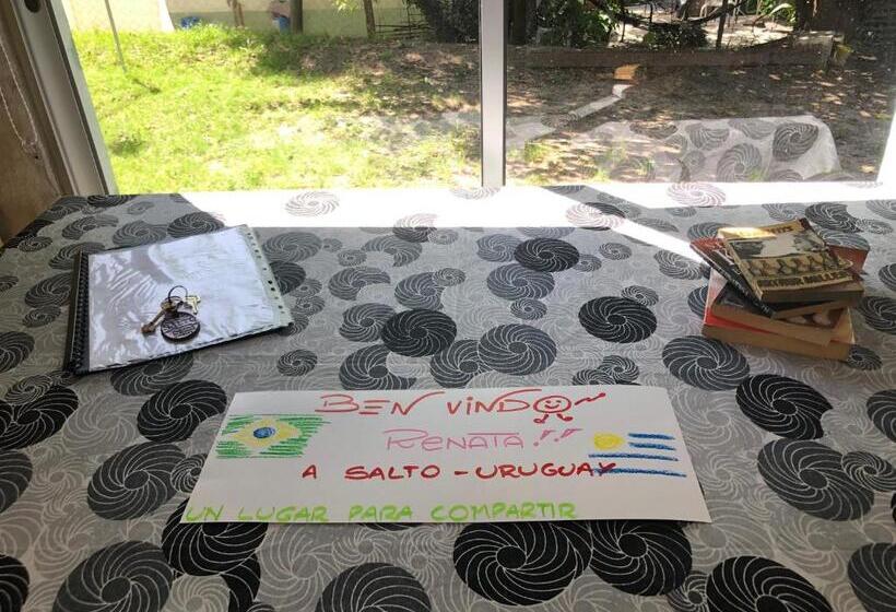 غرفة قياسية رباعية, Un Lugar Para Compartir