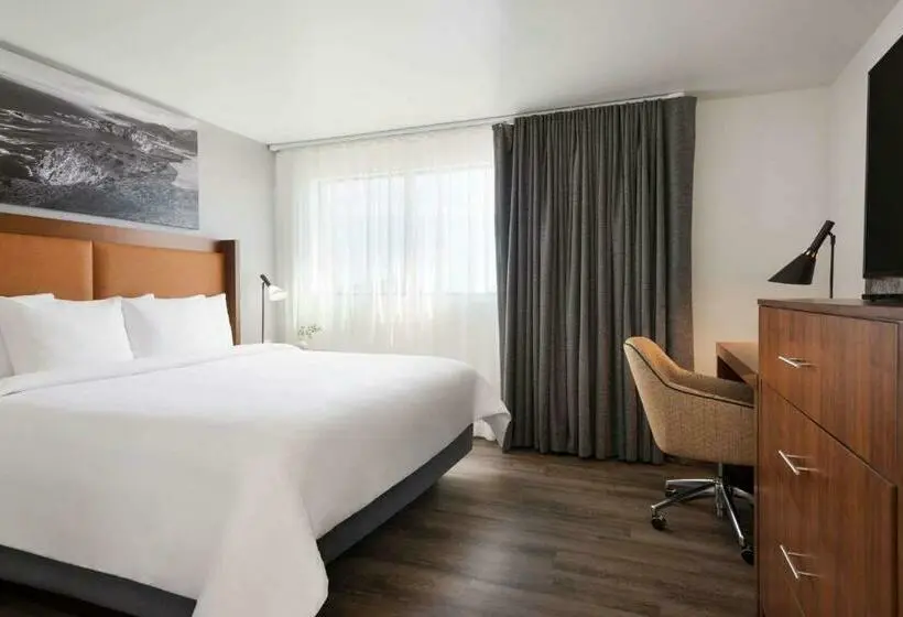 キングサイズベッドのデラックススイート, La Quinta By Wyndham San Luis Obispo