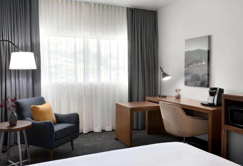 غرفة قياسية سرير كينج, La Quinta By Wyndham San Luis Obispo