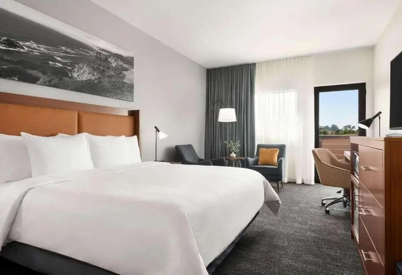 キングサイズベッドのデラックスルーム, La Quinta By Wyndham San Luis Obispo