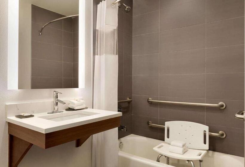 غرفة قياسية سرير كينج لذوى الإحتياجات الخاصة, La Quinta By Wyndham San Luis Obispo