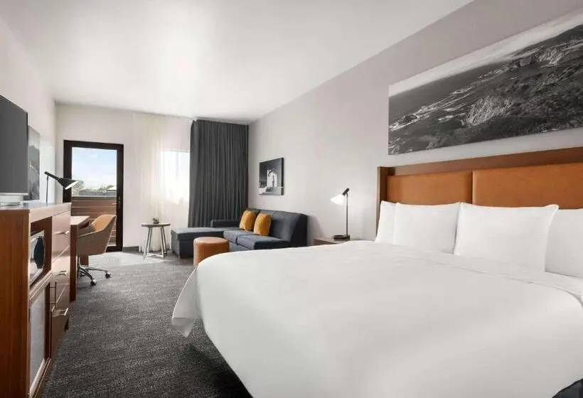 キングサイズベッドのデラックスルーム, La Quinta By Wyndham San Luis Obispo