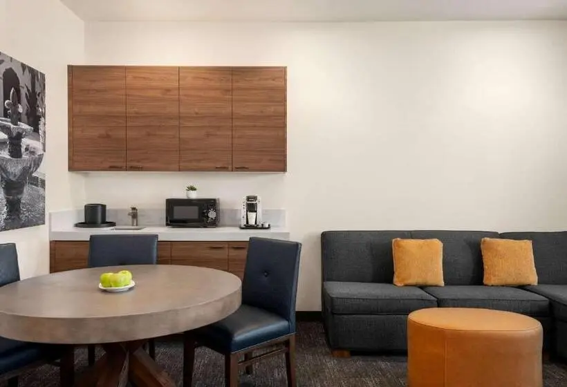 キングサイズベッドのデラックススイート, La Quinta By Wyndham San Luis Obispo