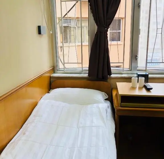 اتاق استاندارد یک نفره, Good Fortune Inn