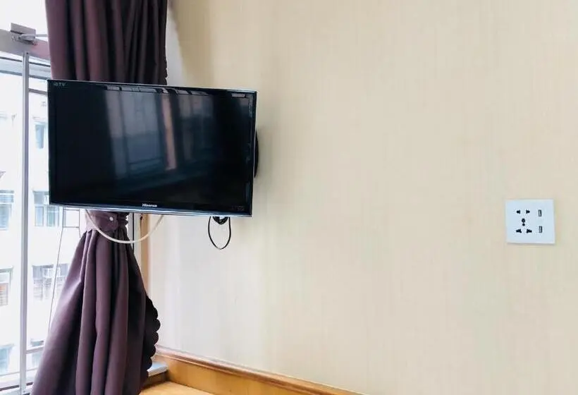 اتاق استاندارد سه نفره, Good Fortune Inn