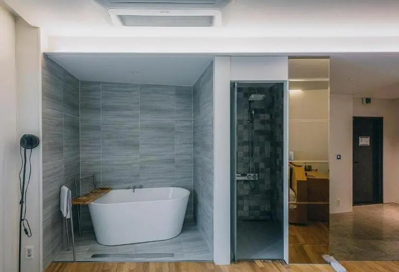 سوییت, Gwangju Hotel The Spot