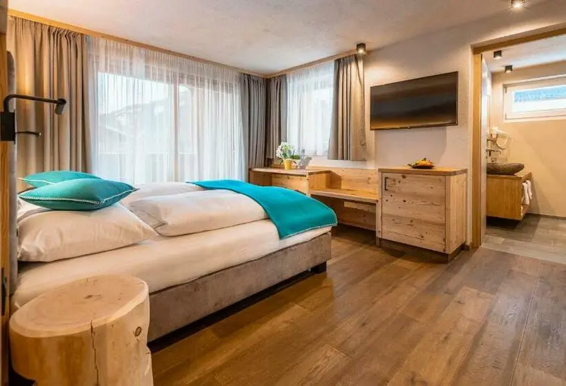 Deluxe-huone Parveke, Garni Mia Co