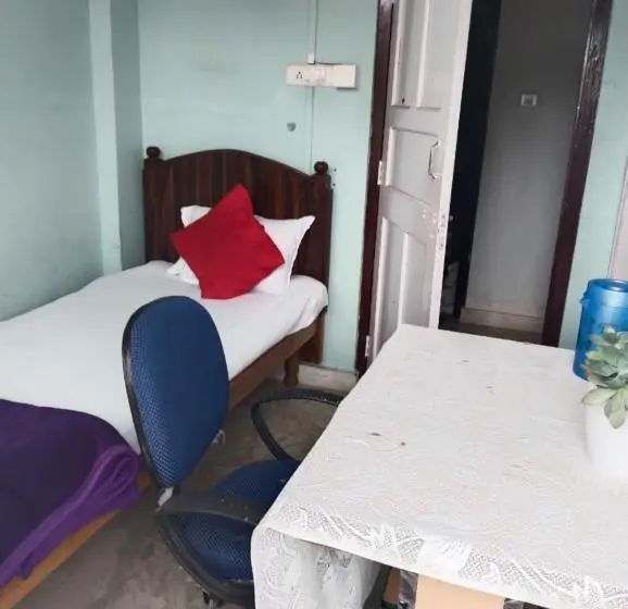 Economy Yhden Hengen Huone, Winnie S Lodge