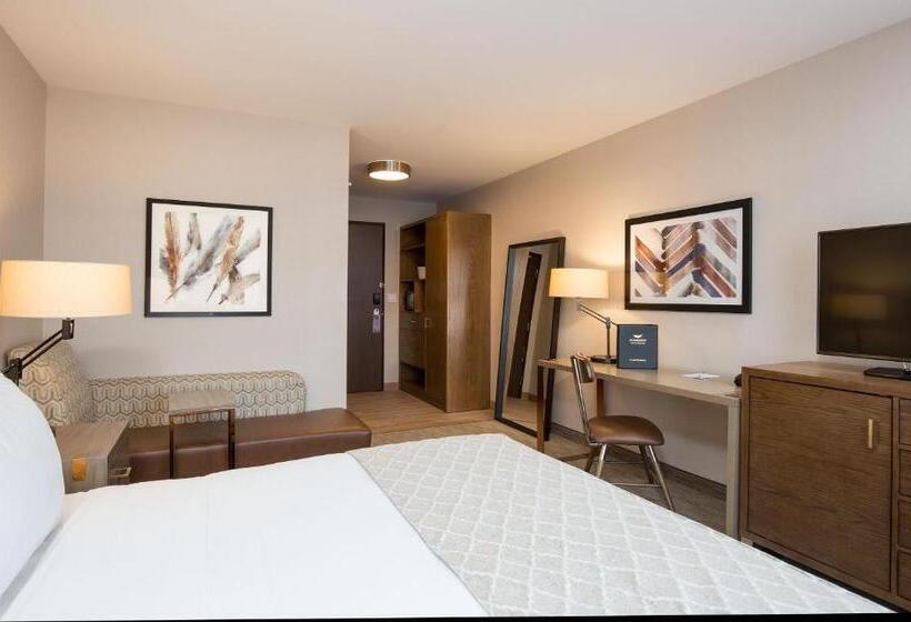 اتاق لوکس با تخت بزرگ, Pomeroy Inn & Suites Prince George