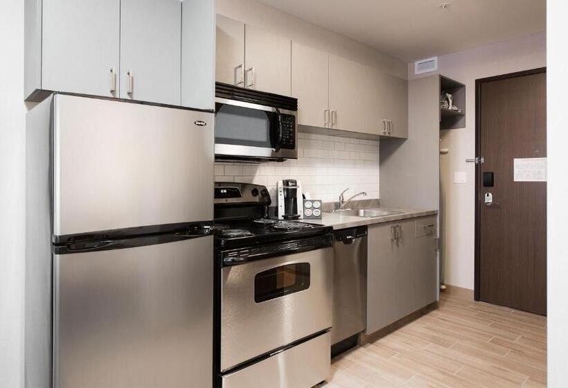 חדר דלוקס עם מיטת קינג, Pomeroy Inn & Suites Prince George