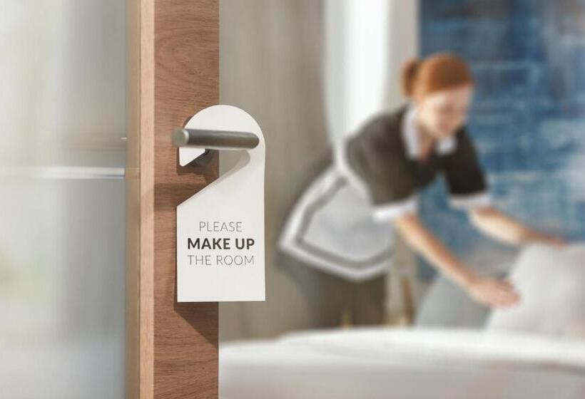 جناح إدارى, Pomeroy Inn & Suites Prince George