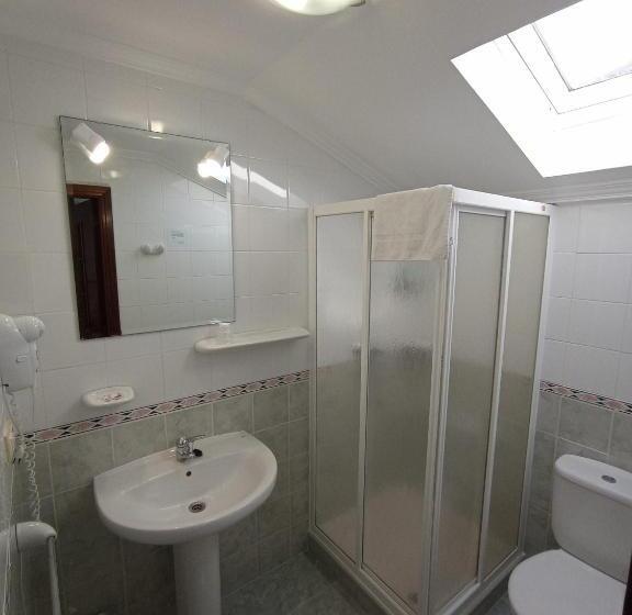 غرفة إقتصادية, Pensión O Escondidino