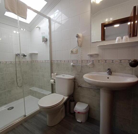 غرفة إقتصادية, Pensión O Escondidino