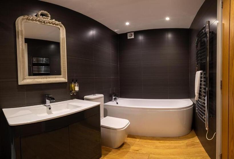 １ベッドルームハウス, The Lower Buck Inn