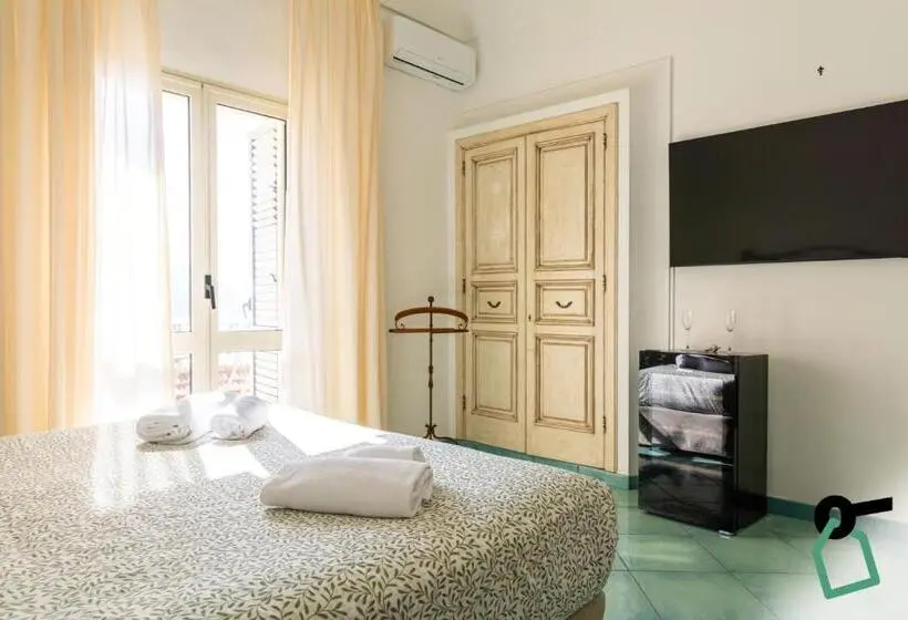 オーシャンビューデラックスルームバルコニー付き, Hotiday Positano Suites And View
