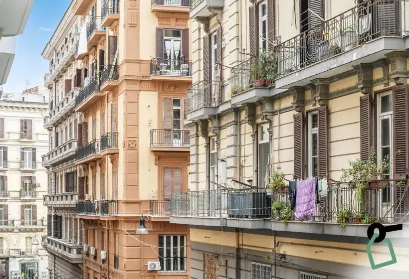 バルコニー付きスタンダードトリプルルーム, Hotiday Room Collection   Napoli Centro Storico