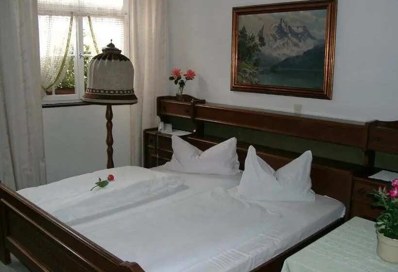 اتاق استاندارد سه نفره, Gasthaus Löwen