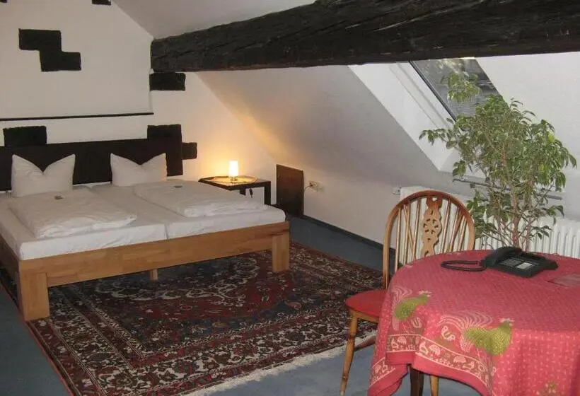 اتاق استاندارد چهار تخته, Gasthaus Löwen