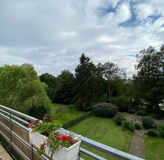 1 Bedroom Apartment Lake View, Seehaus