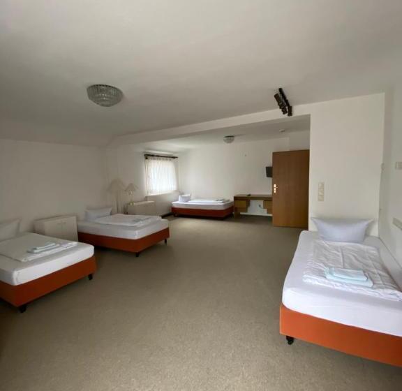 1 Bedroom Apartment Lake View, Seehaus