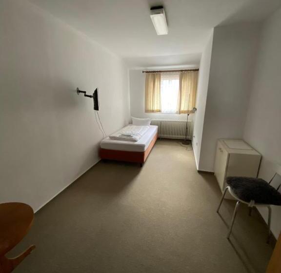 1 Bedroom Apartment Lake View, Seehaus