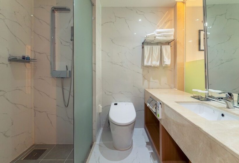 高级三人间, Venezia Hotel And Resort