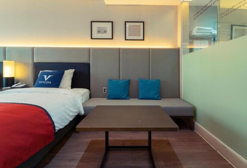 اتاق لوکس, Venezia Hotel And Resort