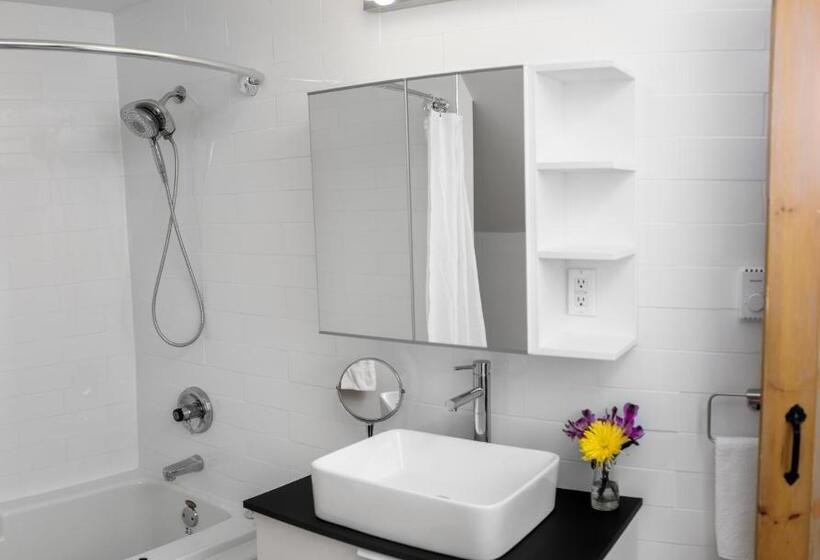 جناح, The Kitch Inn   Boutique Inn And Wine Bar