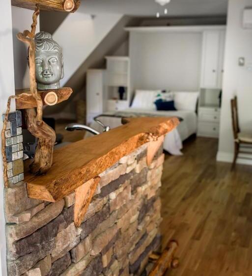 Студия Deluxe, The Kitch Inn   Boutique Inn And Wine Bar