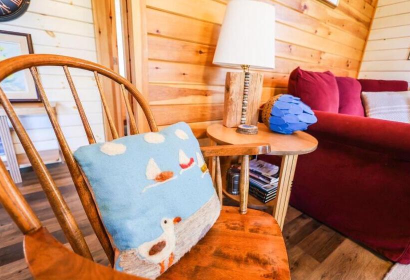 ２ベッドルームハウス, The Kitch Inn   Boutique Inn And Wine Bar