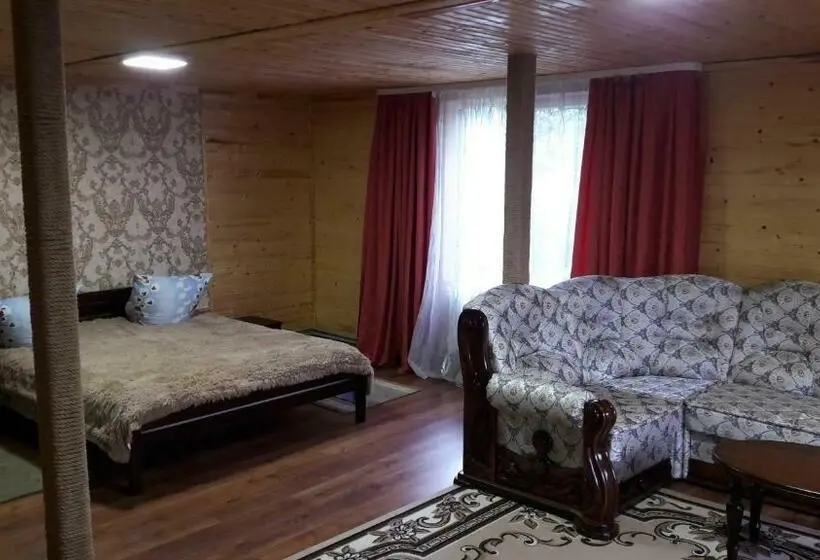 Deluxe Neljän Hengen Huone, U Romana