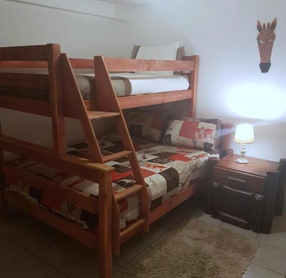 Дом 4 Спальни, Oppi Rotse Guesthouse