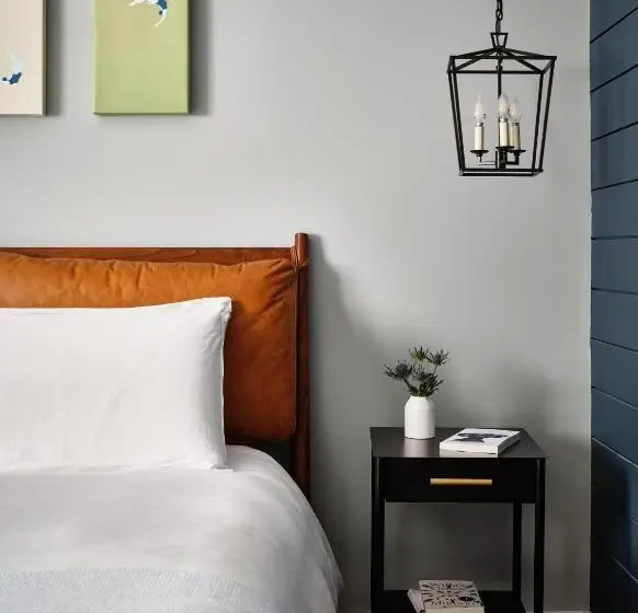 اتاق سوپریور برای معلولان, Journey East Hampton
