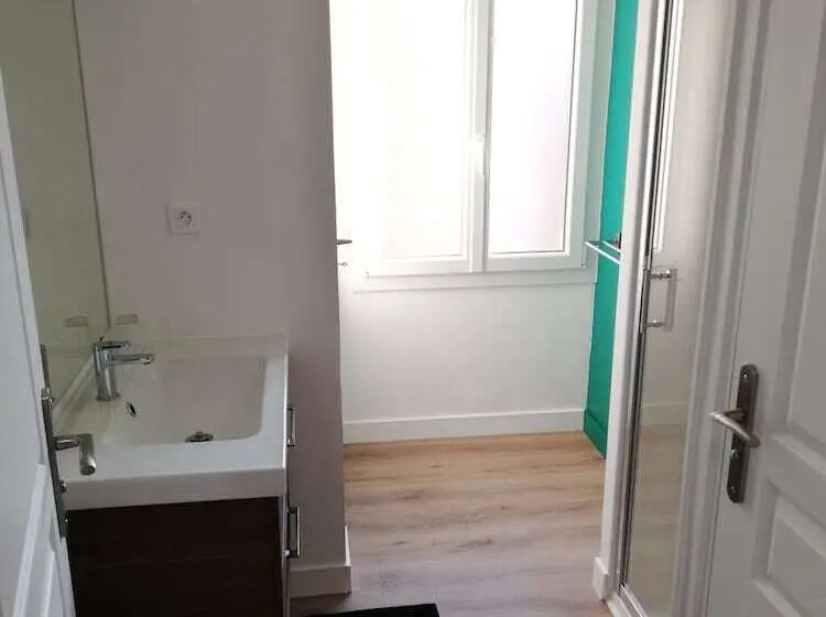 プールビュースタンダードルーム, L Angély   Chambres D Hôtes