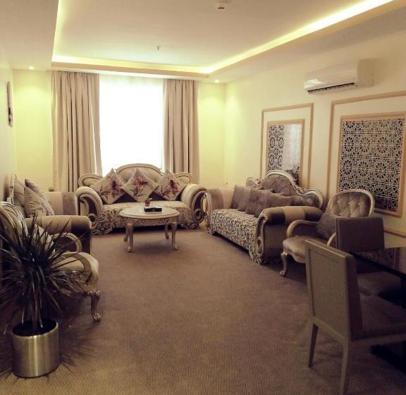 디럭스 룸 킹사이즈 침대, Golden Dune Hotel Turaif