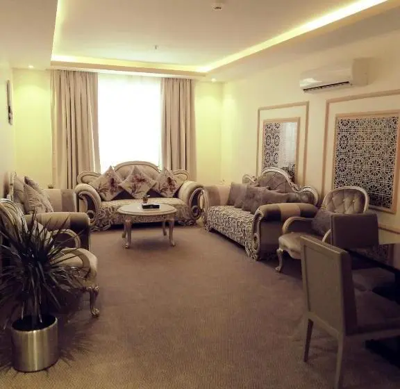 اتاق سوپریور با تخت بزرگ, Golden Dune Hotel Turaif