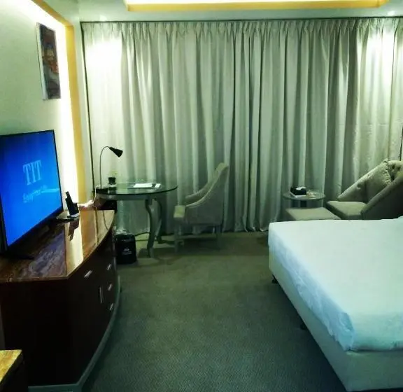 اتاق سوپریور با تخت بزرگ, Golden Dune Hotel Turaif