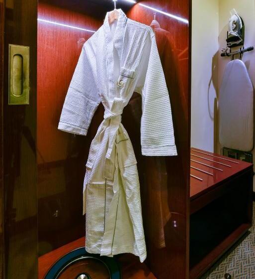 이코노미 룸, Golden Dune Hotel Turaif