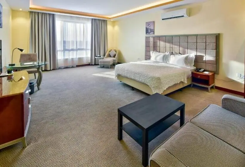 سوییت جونیور لوکس, Golden Dune Hotel Turaif